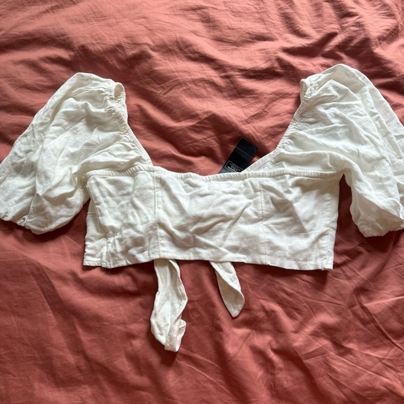 NWT Abercrombie & Fitch Linen Blend Tire front Bubble Sleeve white Crop Medium - Picture 3 of 4